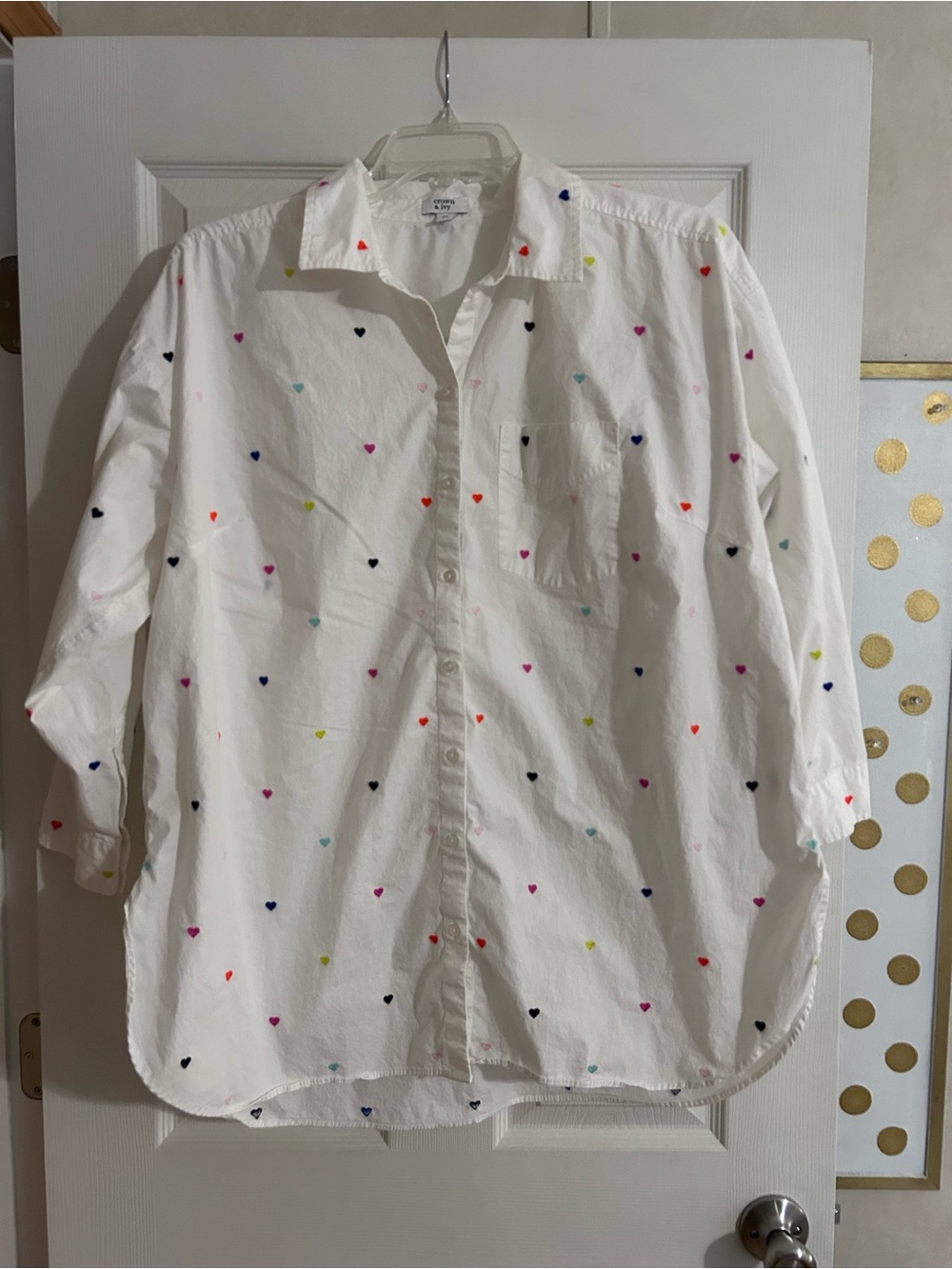 crown & ivy White Button-Down Shirt with Multicolor Embroidered Heart Accents